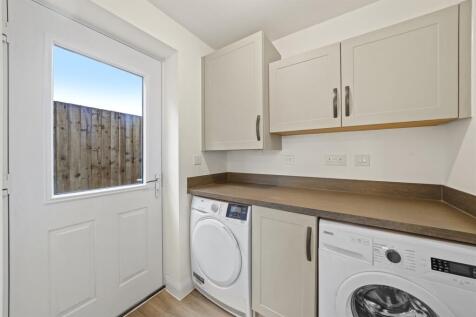 Clifton Close, L23 photo 3