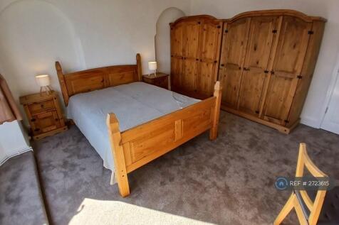 Available Bedroom, King Bed 2 Triple Wardrobes