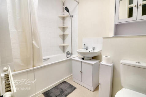 Glengarnock Avenue, London photo 4