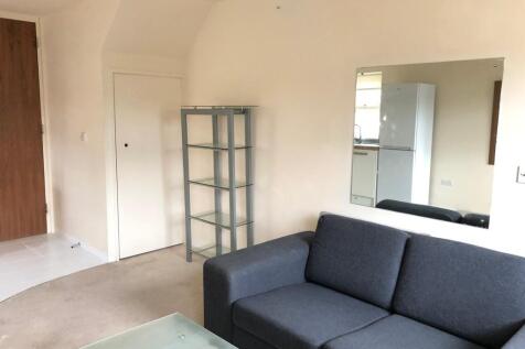 Blacksmiths Court, Longford Village, Middlesex, UB7 photo 3