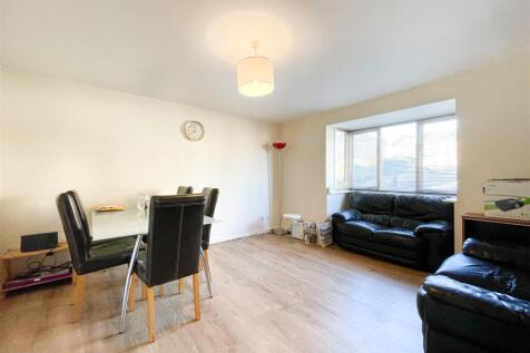 Flat 2C 43 Springhill Court_-2.jpg