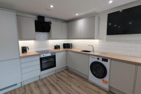 3 Bed - Claremont Road, Wavertree, L15 photo 4
