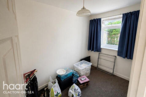 Lanchester Avenue, CLACTON-ON-SEA photo 4