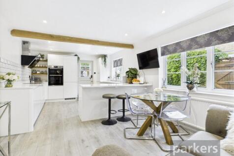Kitchen/Dining Area