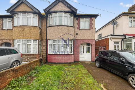 THREE BEDROOM SEMI-DETACHED HOUSE IN HOUNSLOW