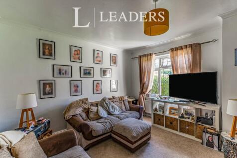 Copse Close, RH19 photo 3