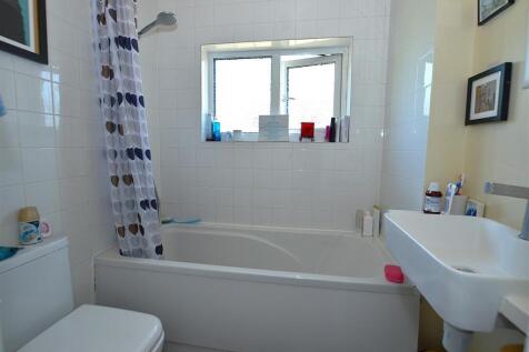 26 Bramley Close bathroom.JPG