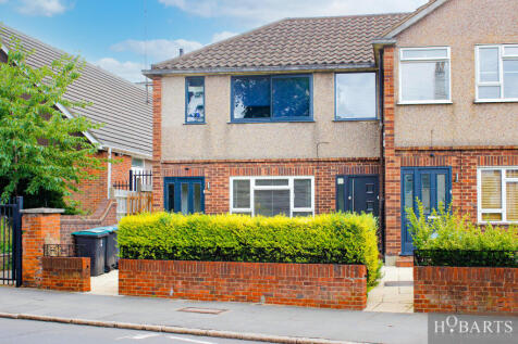 Two-Bedroom Maisonette with Garden