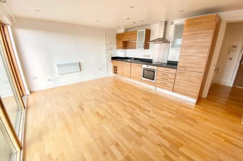 La Salle, Leeds Dock, Chadwick Street, Leeds, LS10 1NH photo 3