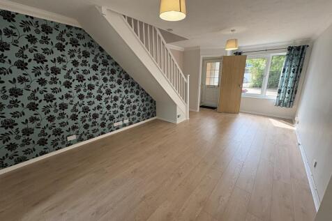 14338_Pound Hill, Crawley, West Sussex photo 3