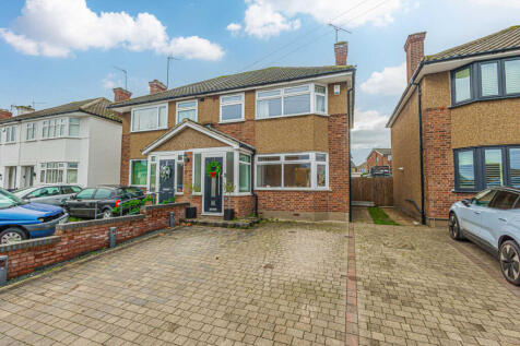Rayleigh, SS6 - property photo
