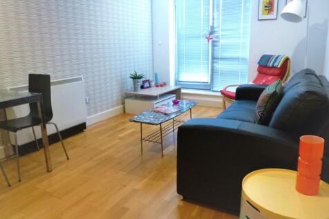 Open Plan Living Room/Kitchen
