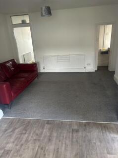Kingsdown Road, Swindon, Wiltshire, SN2 photo 4