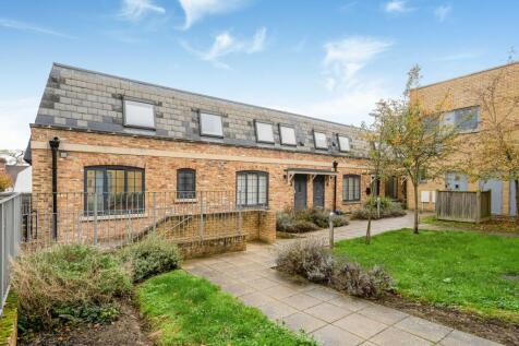 Epsom, KT18 - property photo