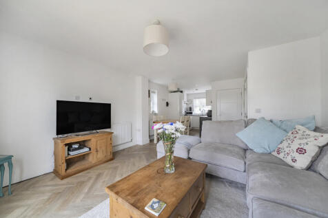 1369583-5-68f0b22...