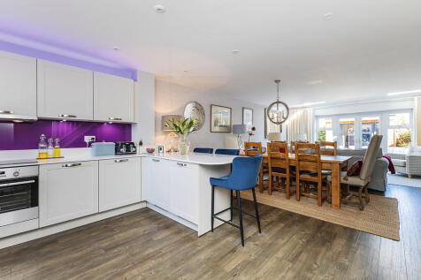 3 Longhurst Drive...