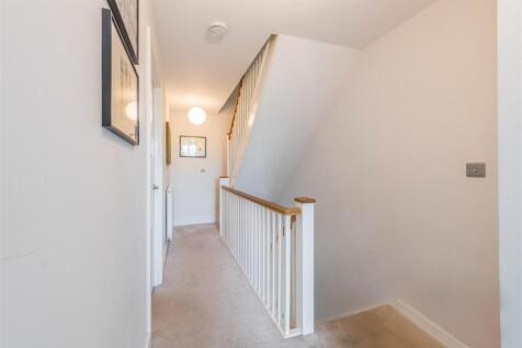 7 Chatfield Close-15.jpg