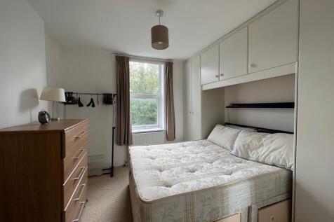 Brownlow Road photo 4