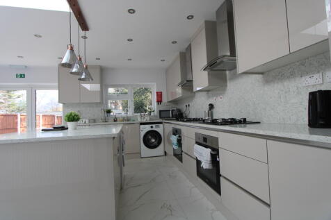 Alexandra Road, Mitcham, Merton photo 5