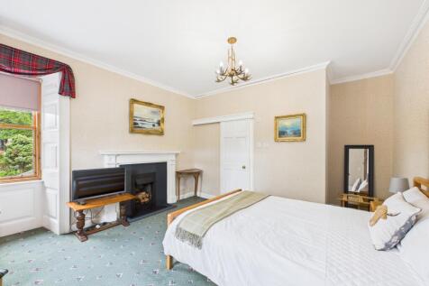 CAM03481G0-PR0105-STILL034