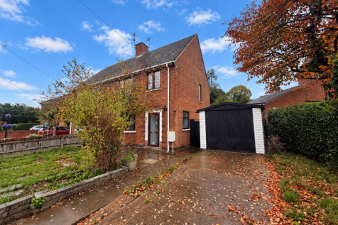 Garage/Driveway