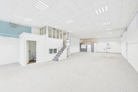 Retail Property (high street) to rent Image 5