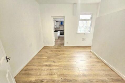 Heald Avenue, Rusholme, Manchester, M14 photo 4