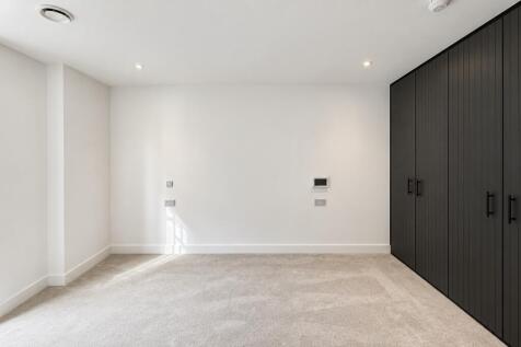 Everdene Path London W3 photo 5
