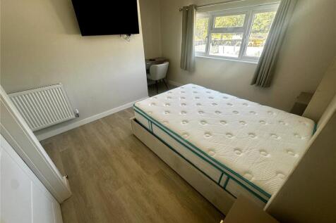 Moorlands Farmhouse 2, West End, Southampton, SO30 photo 3