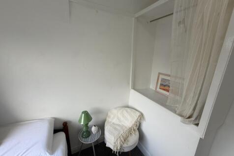 Room 5 Bollin Drive, WA14 5QS photo 5