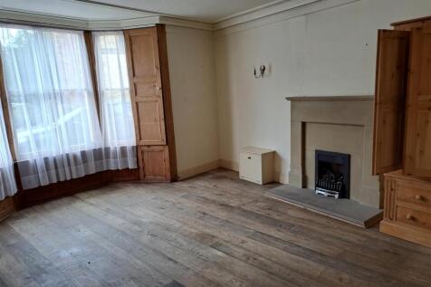 Retail Property (high street) to rent Image 3