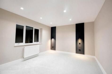 Montague Ave,, London, W7 photo 3
