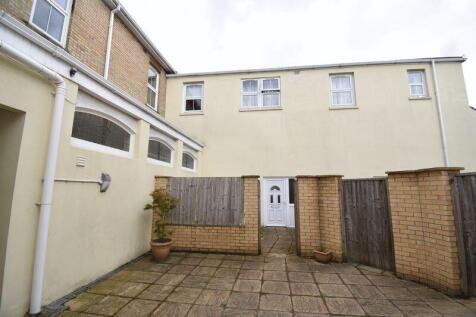 STUDENT **** AVAILABLE FOR SEPTEMBER 2027- Superb student property located in Boscombe photo 3