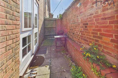 CAM02804G0-PR0312-STILL003.jpg