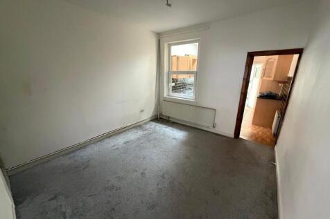 Hillfield Road, Birmingham, B11 photo 5