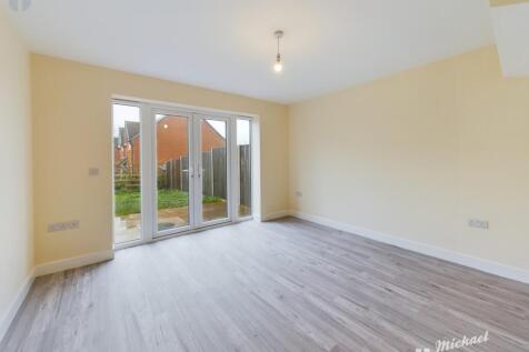 CAM03852G0-PR0156-STILL003