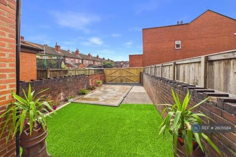 Garden - Yard - Private Off Road Parking