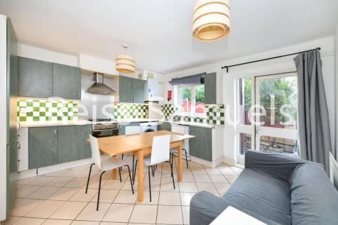Ferry street, Isle of dogs, London, E14  photo 5