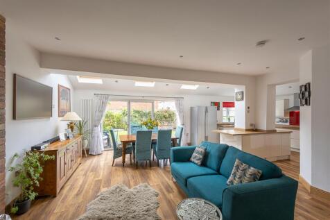 Open Plan Lounge/Diner