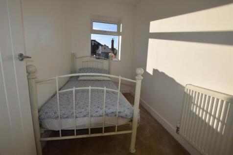 8 lc second bedroom.JPG