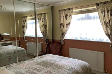 Master Bedroom (ground floor)