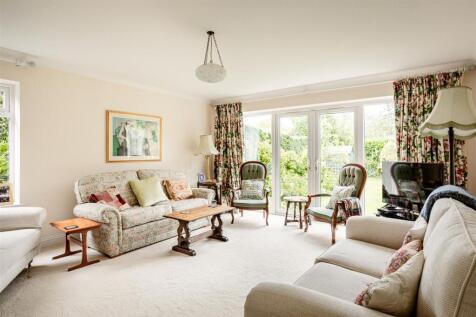 28 Chestnuts Close-5.jpg
