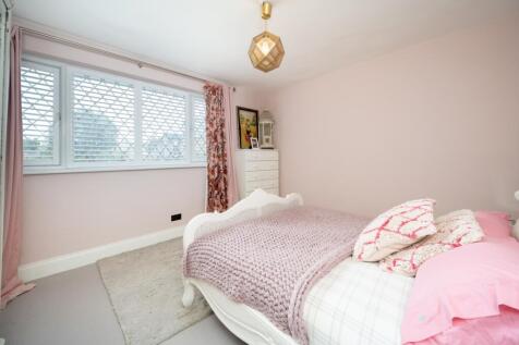 Ratcliffe House 7...