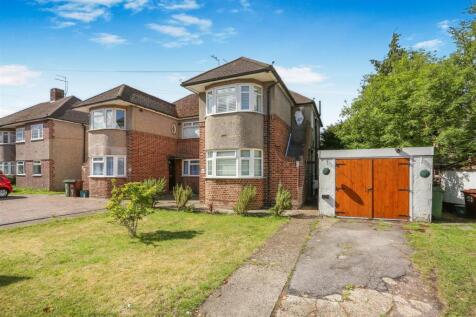 1704429475 - 83A, Benhill Wood Road, SM1 - 2.jpg