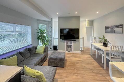 Warlingham, CR6 - property photo