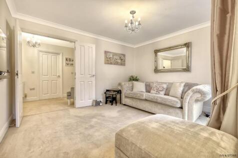 Ilford, IG6 - property photo