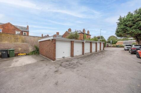 Flat 4 Langford Close-16