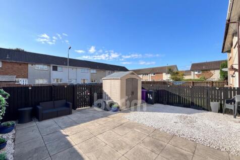 Lomond Place, Irvine rear garden
