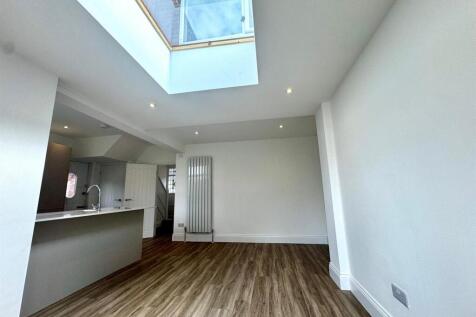 Beech Avenue, Stockport photo 3