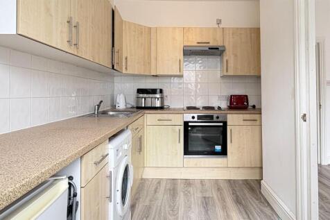 Ladbroke Crescent photo 4